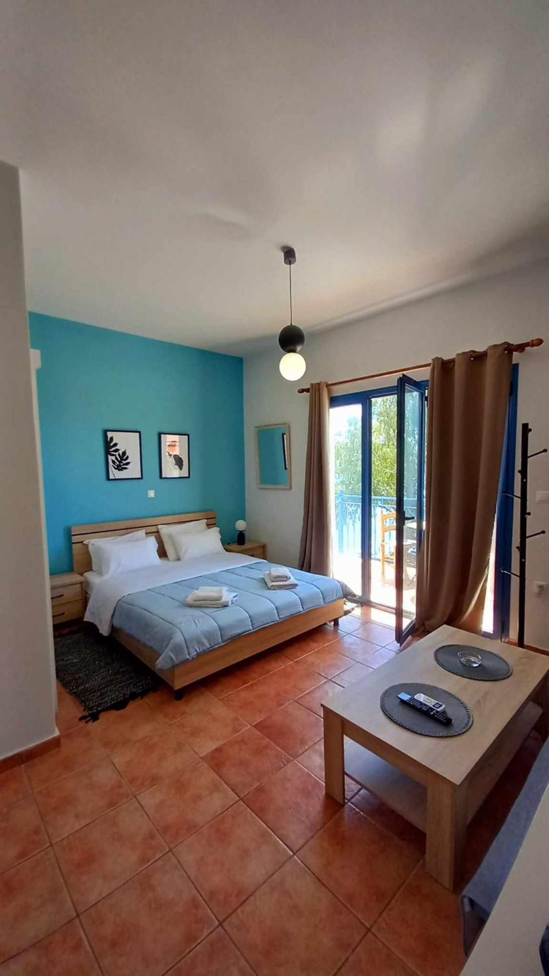 Apartamento Στούντιο Με Θέα Τη Θάλασσα Itea Exterior foto